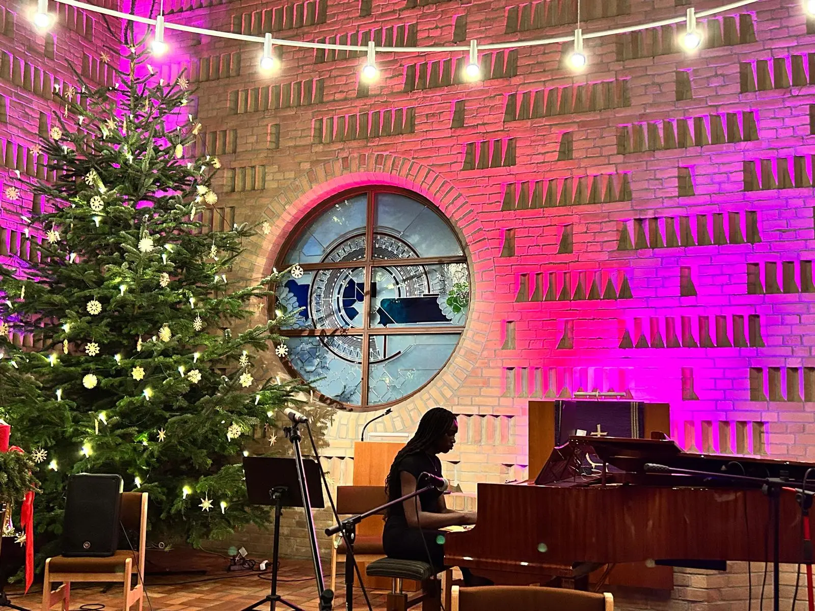 22. Benefizkonzert, Jonakirche Düsseldorf, 14.12.2024 – Foto 8